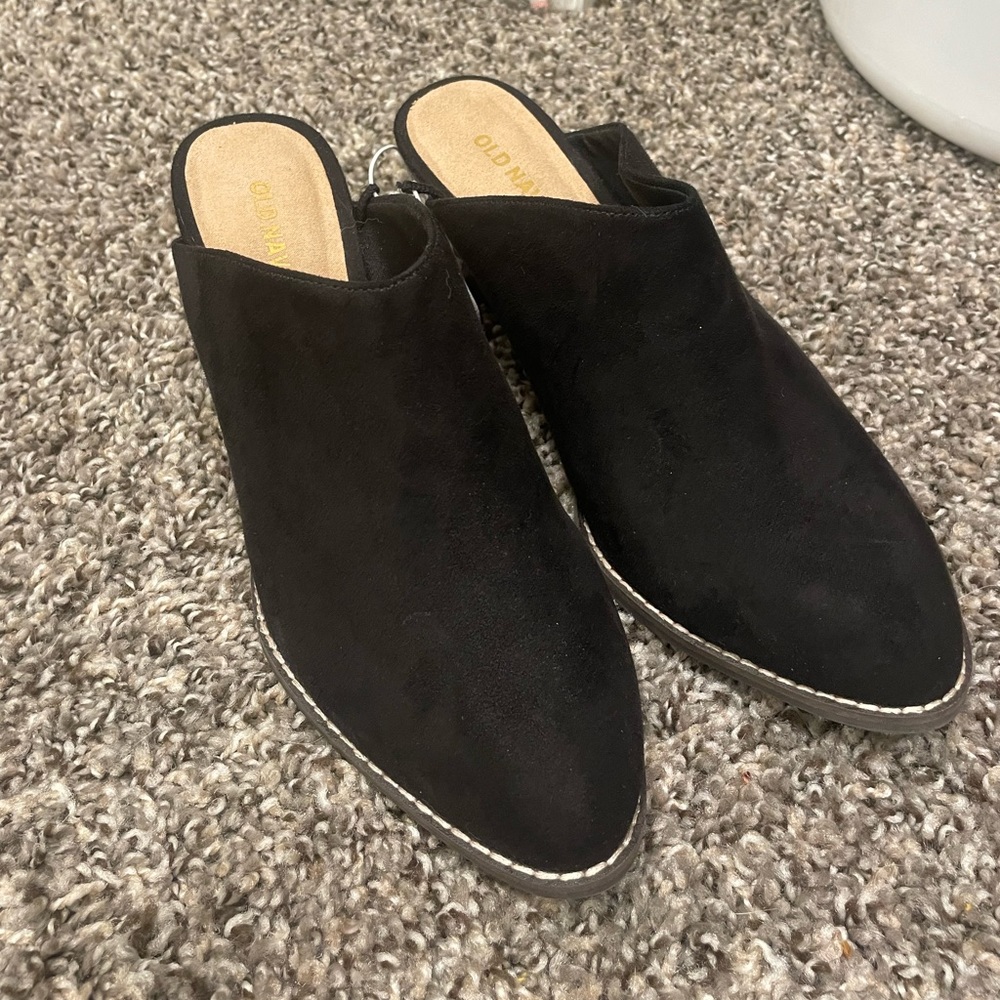 Old navy shoes size 7